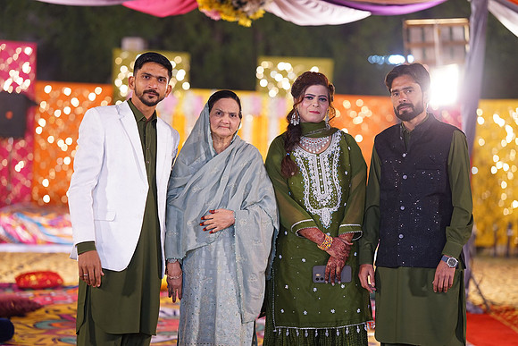 Mahnoor & Farooq Mehndi 00155