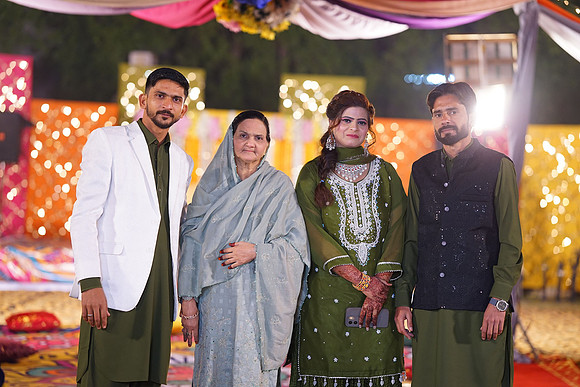 Mahnoor & Farooq Mehndi 00156