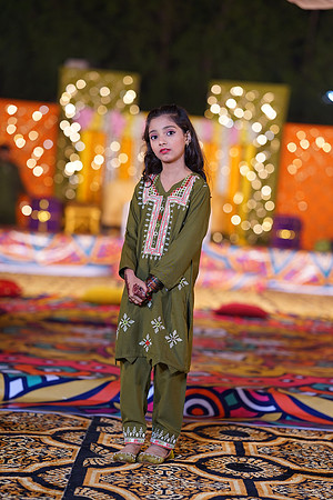 Mahnoor & Farooq Mehndi 00195