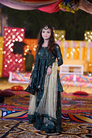 Mahnoor & Farooq Mehndi 00192