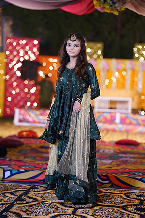Mahnoor & Farooq Mehndi 00193