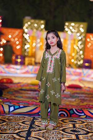 Mahnoor & Farooq Mehndi 00194