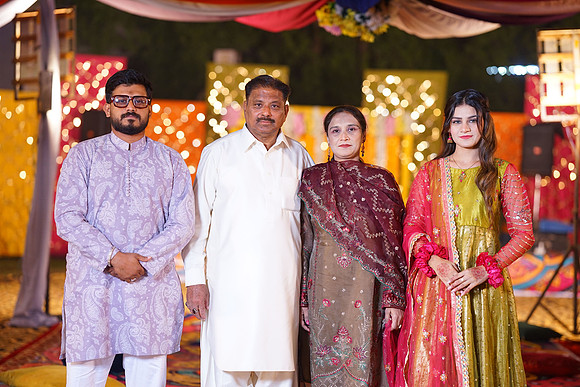 Mahnoor & Farooq Mehndi 00196