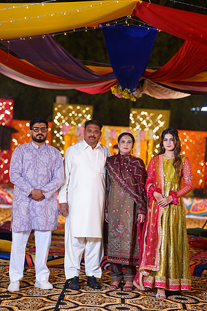 Mahnoor & Farooq Mehndi 00199