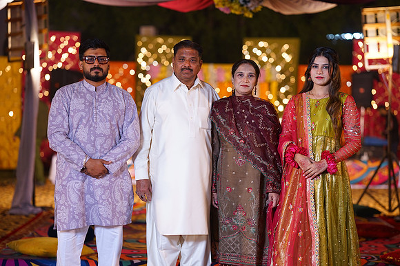 Mahnoor & Farooq Mehndi 00200