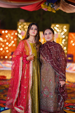 Mahnoor & Farooq Mehndi 00219