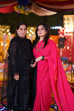 Mahnoor & Farooq Mehndi 00225