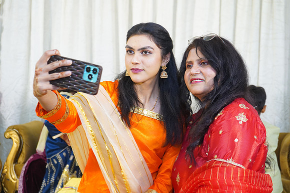 Mehak & Laraib Mehndi 00173