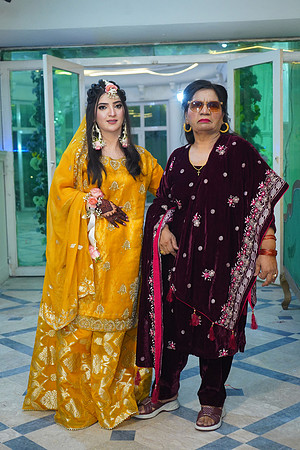 Mehak & Laraib Mehndi 00174