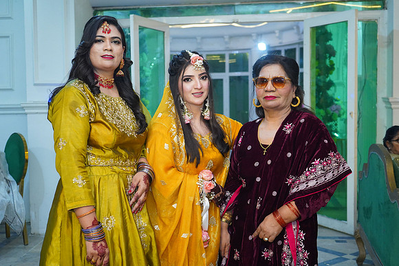Mehak & Laraib Mehndi 00178