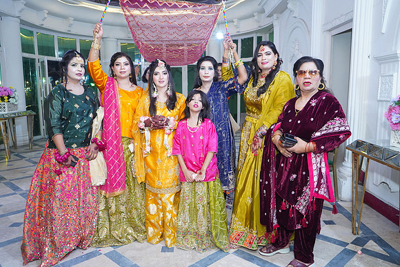 Mehak & Laraib Mehndi 00191
