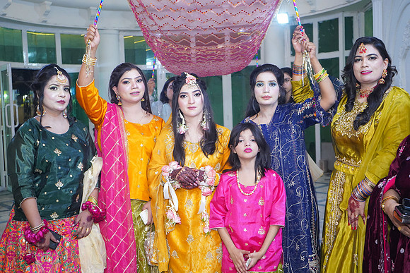 Mehak & Laraib Mehndi 00194