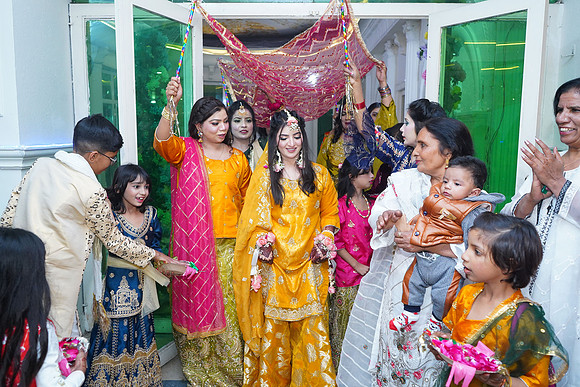 Mehak & Laraib Mehndi 00199