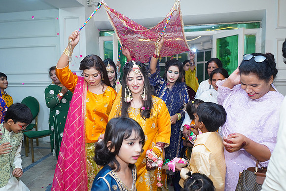 Mehak & Laraib Mehndi 00209