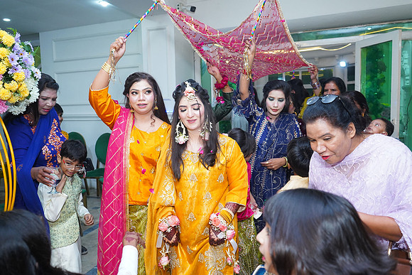 Mehak & Laraib Mehndi 00210
