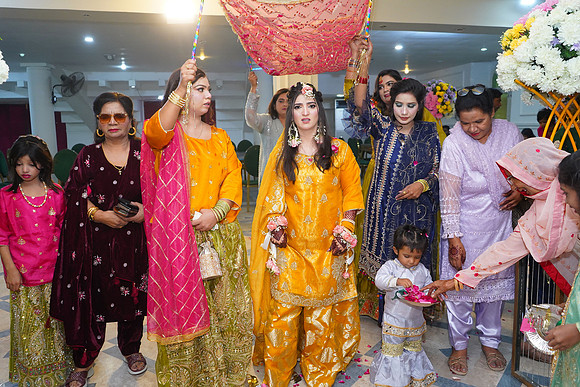 Mehak & Laraib Mehndi 00214