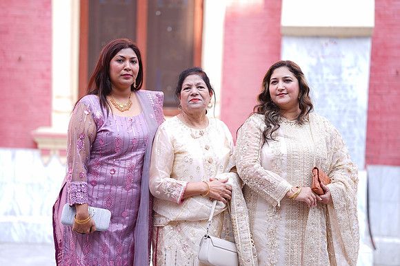 Mehak & Laraib Barat 00004
