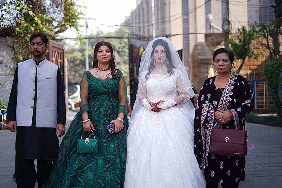 Mehak & Laraib Barat 00080