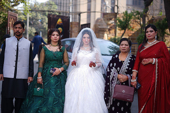 Mehak & Laraib Barat 00084