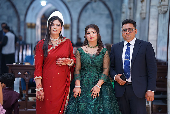 Mehak & Laraib Barat 00155