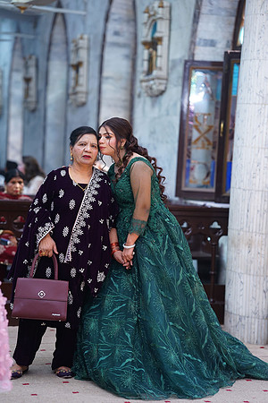 Mehak & Laraib Barat 00169