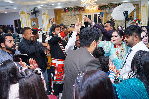 Rafiya & Fahad Barat 00194