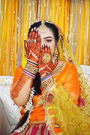 Rafiya & Fahad Mehndi 00041