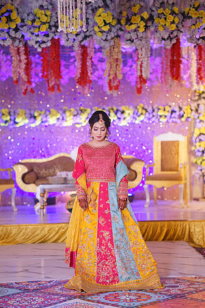 Ayesha & Naveed Mehndi 00021