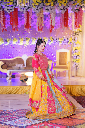Ayesha & Naveed Mehndi 00023