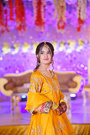 Ayesha & Naveed Mehndi 00038