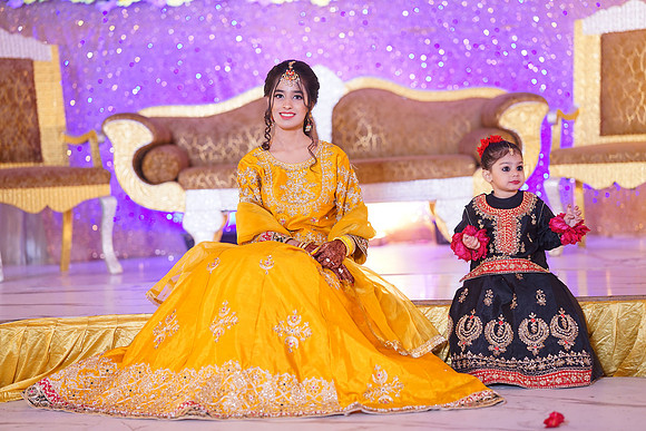 Ayesha & Naveed Mehndi 00043