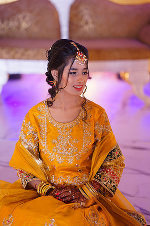 Ayesha & Naveed Mehndi 00046