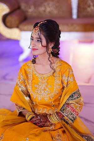 Ayesha & Naveed Mehndi 00047