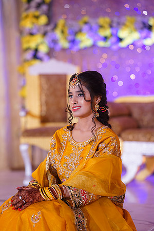 Ayesha & Naveed Mehndi 00051