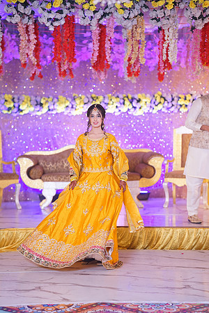 Ayesha & Naveed Mehndi 00053