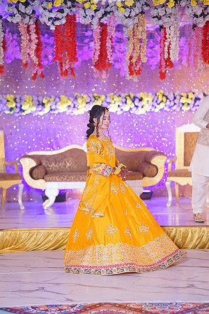 Ayesha & Naveed Mehndi 00055