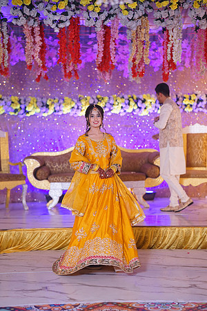 Ayesha & Naveed Mehndi 00057