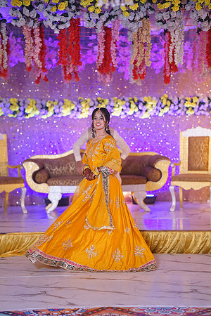 Ayesha & Naveed Mehndi 00059