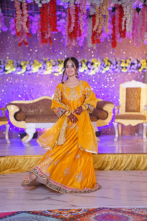 Ayesha & Naveed Mehndi 00063