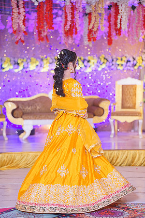 Ayesha & Naveed Mehndi 00066