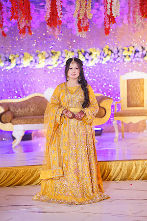 Ayesha & Naveed Mehndi 00079