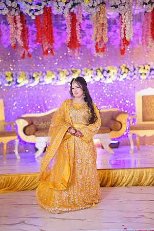Ayesha & Naveed Mehndi 00087