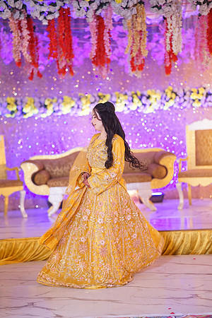 Ayesha & Naveed Mehndi 00088