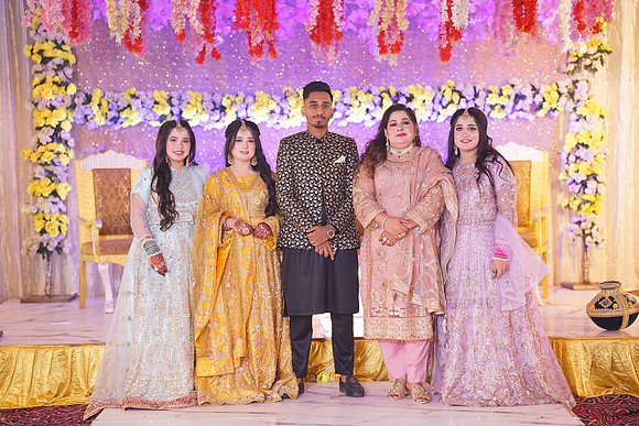 Ayesha & Naveed Mehndi 00109