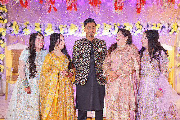 Ayesha & Naveed Mehndi 00113