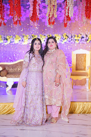Ayesha & Naveed Mehndi 00145