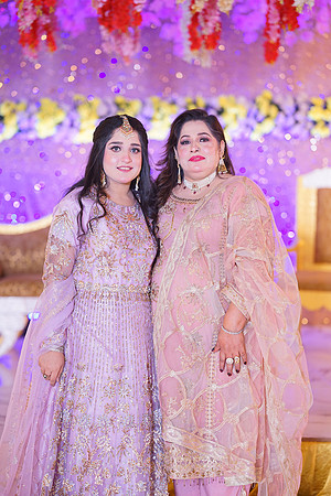 Ayesha & Naveed Mehndi 00147