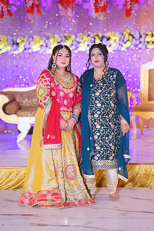 Ayesha & Naveed Mehndi 00161