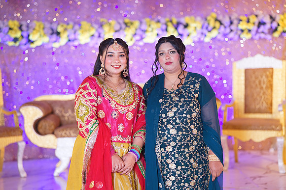 Ayesha & Naveed Mehndi 00162