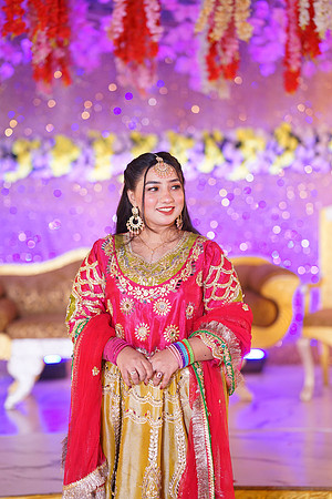 Ayesha & Naveed Mehndi 00164